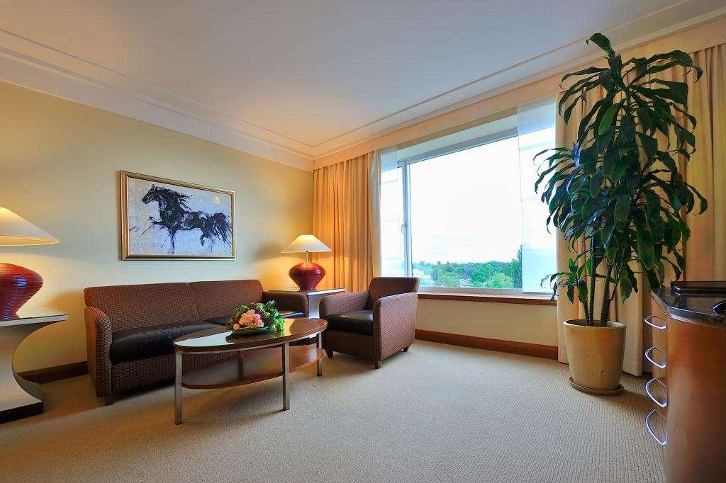 Regent Warsaw Hotel Cameră foto A suite at the hotel