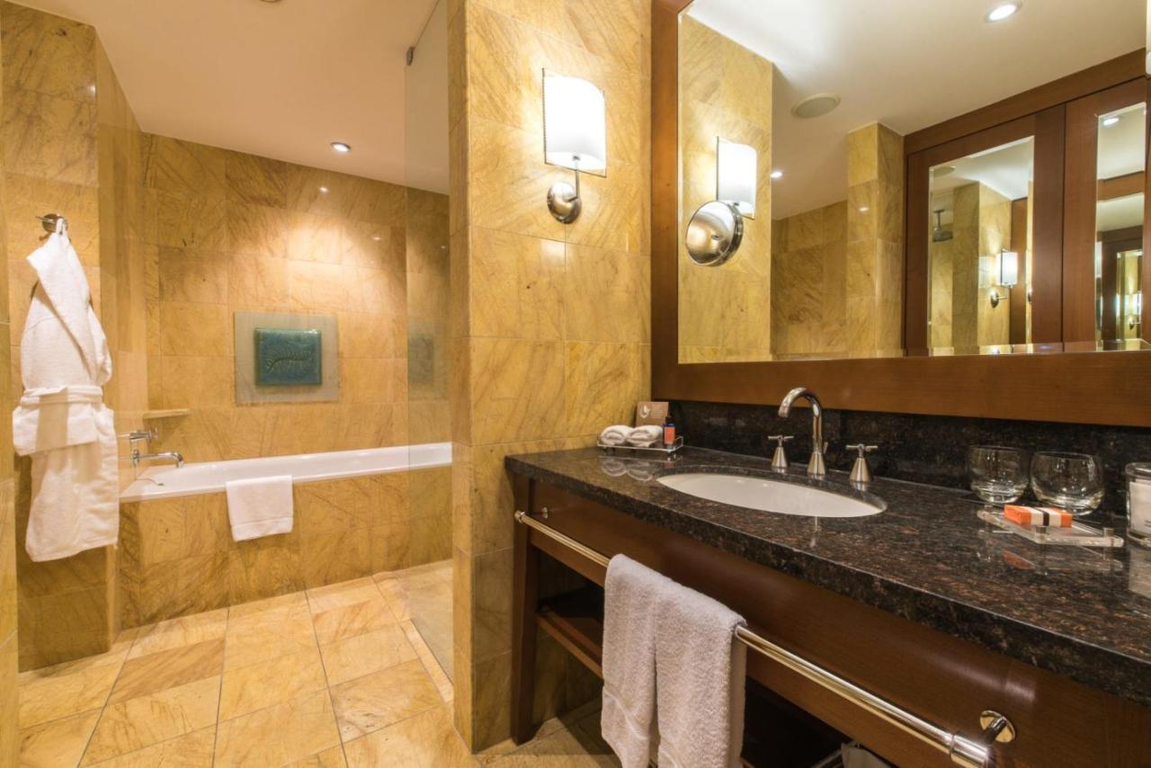 Regent Warsaw Hotel Exterior foto Bathroom