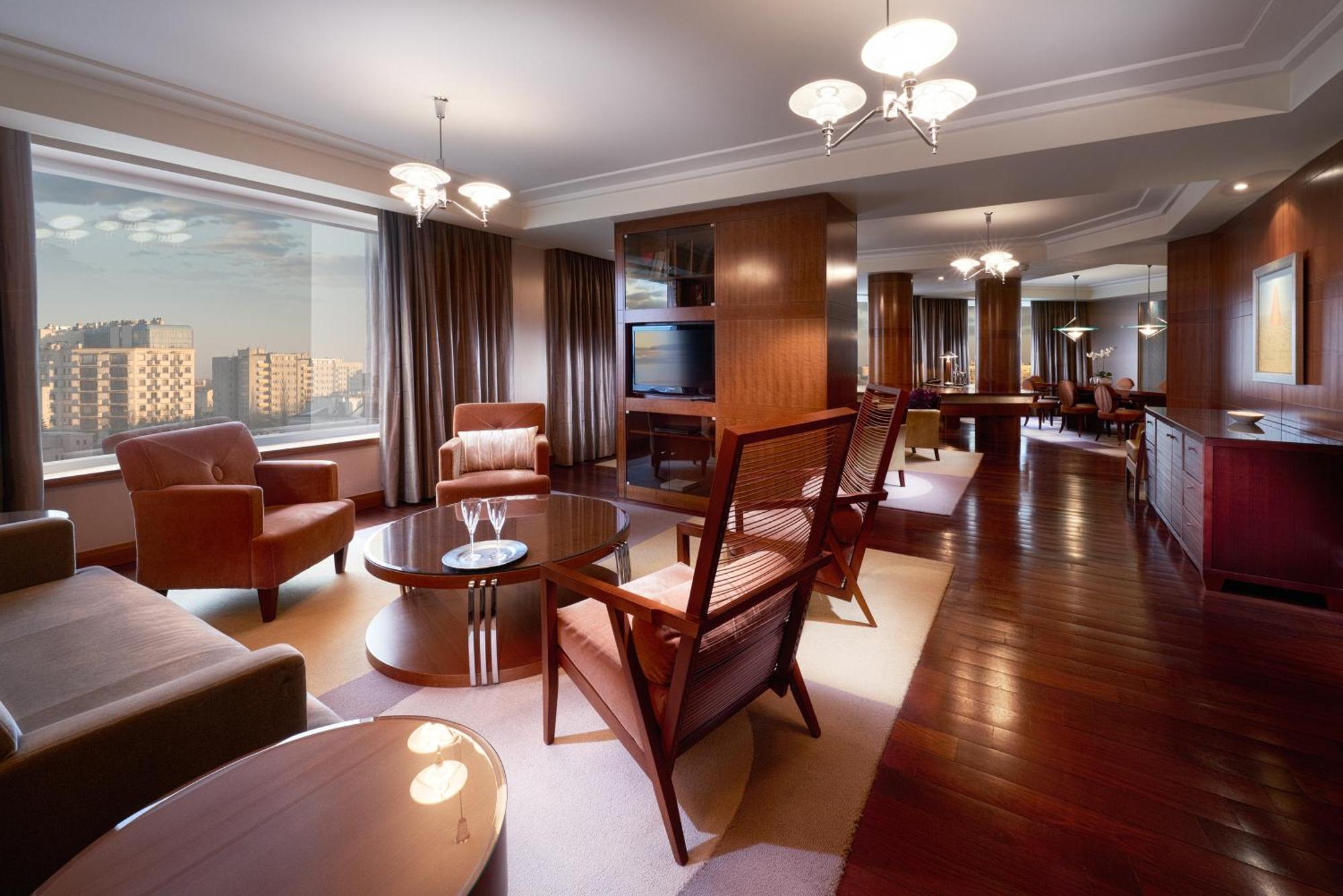 Regent Warsaw Hotel Exterior foto The interior of a suite at the Mandarin Oriental, Seoul
