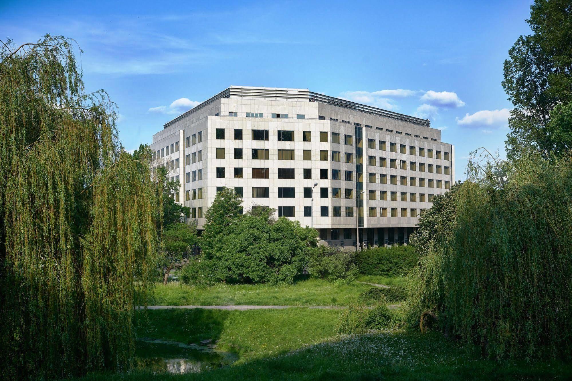 Regent Warsaw Hotel Exterior foto The new building of the University of Novi Sad